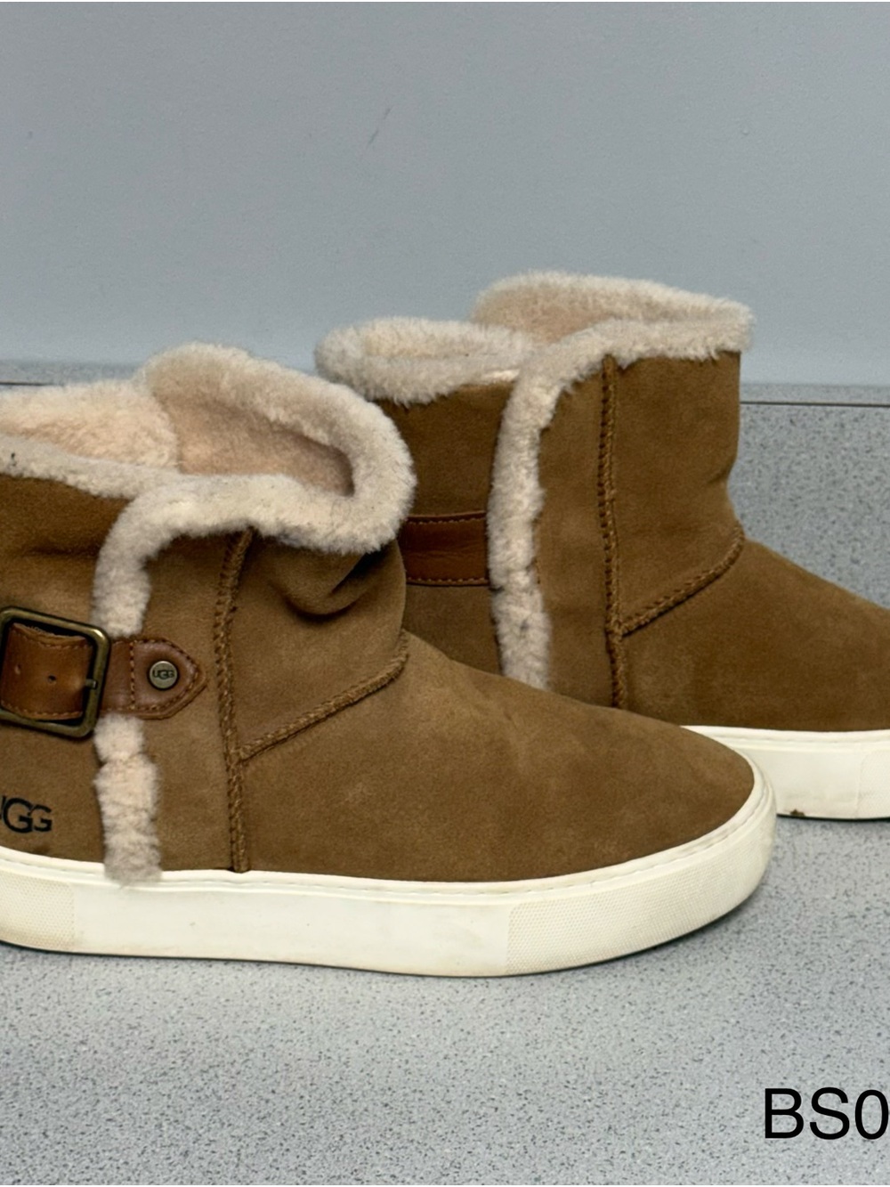 UGG Aika Chestnut Suede Shearling Sneaker Boots Size 6